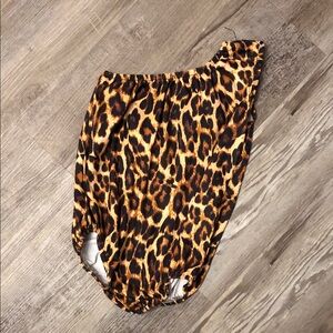 {Boutique} Leopard Print One-Shoulder leotard